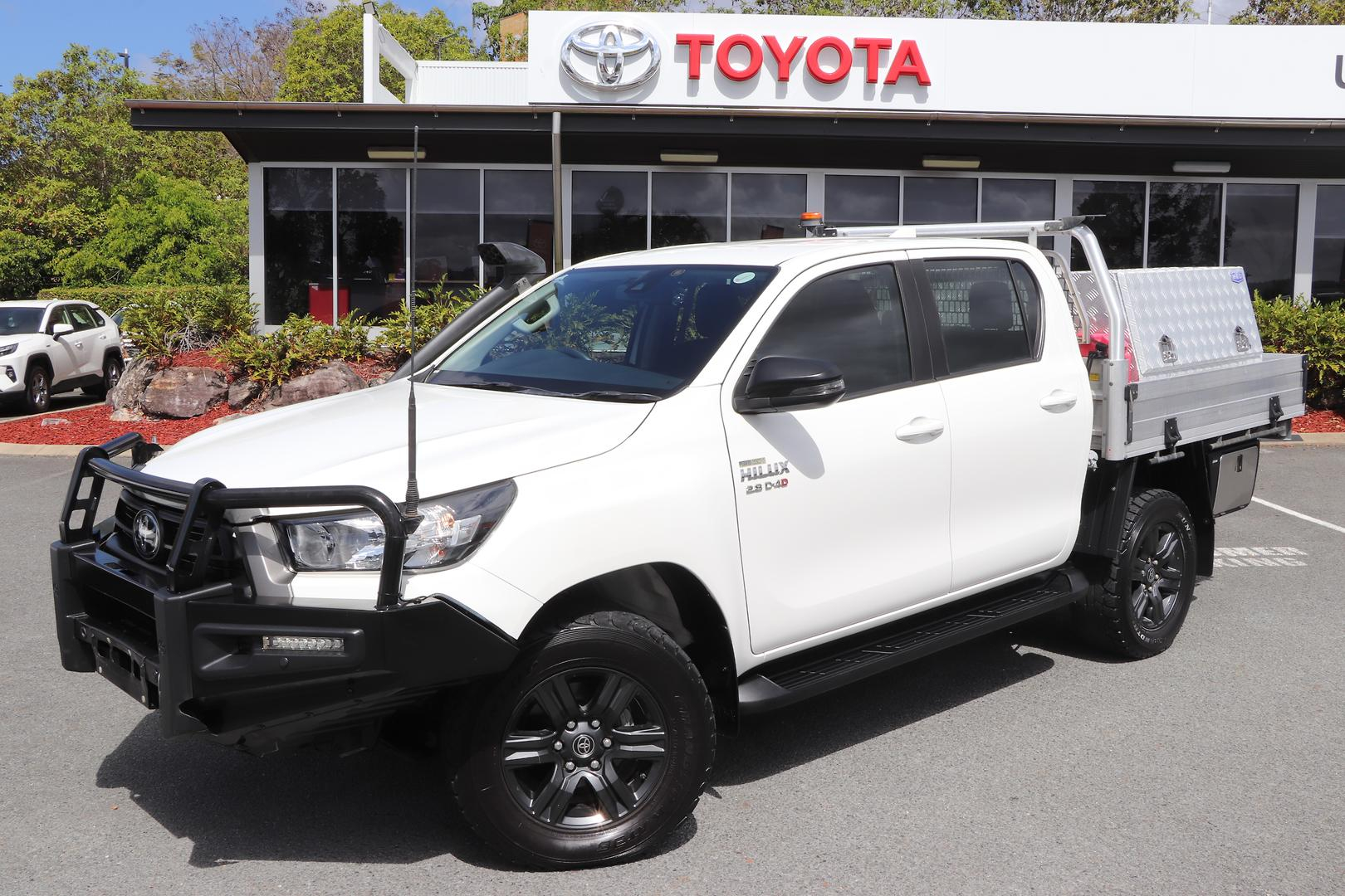 Image of 2023 Toyota Hilux 4x4 SR
