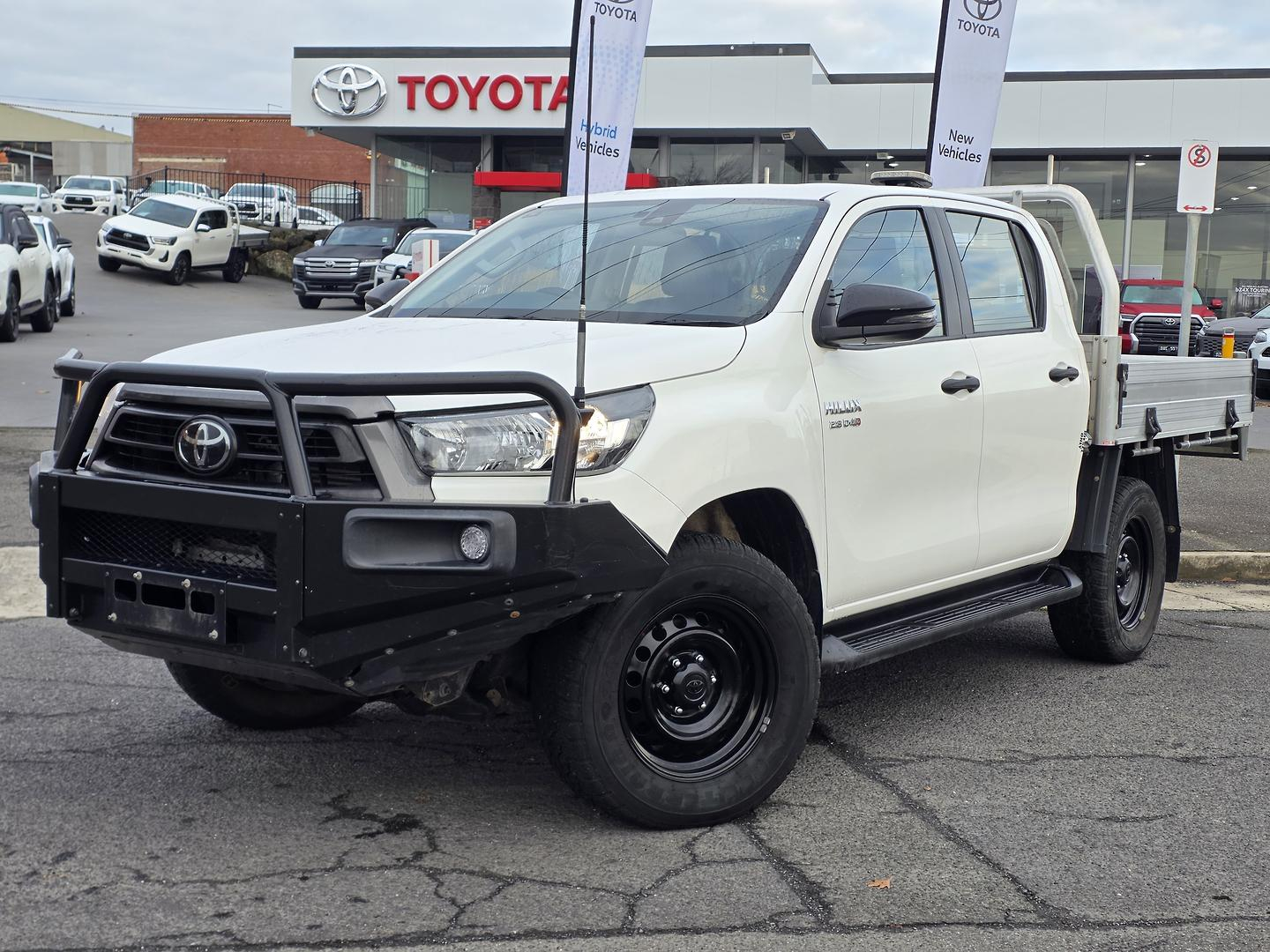 Image of 2022 Toyota Hilux SR