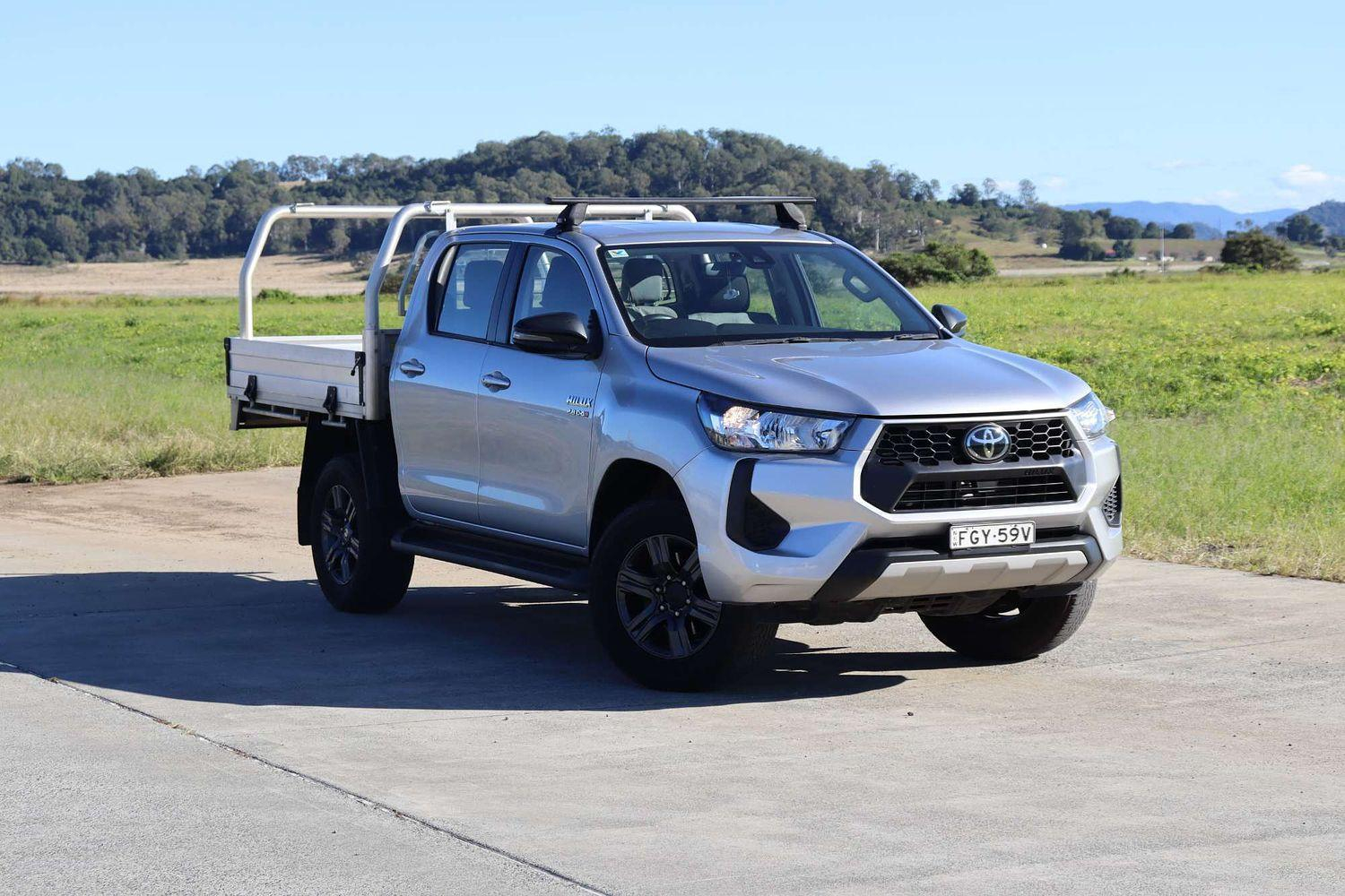 Image of 2024 Toyota Hilux 4x4 SR