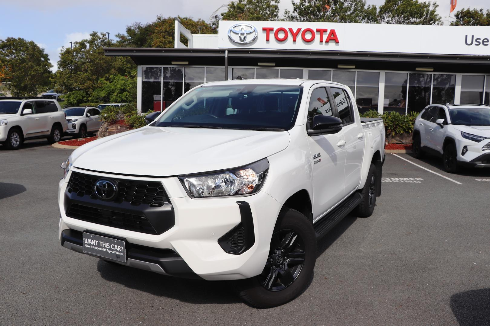 Image of 2025 Toyota Hilux 4x4 SR