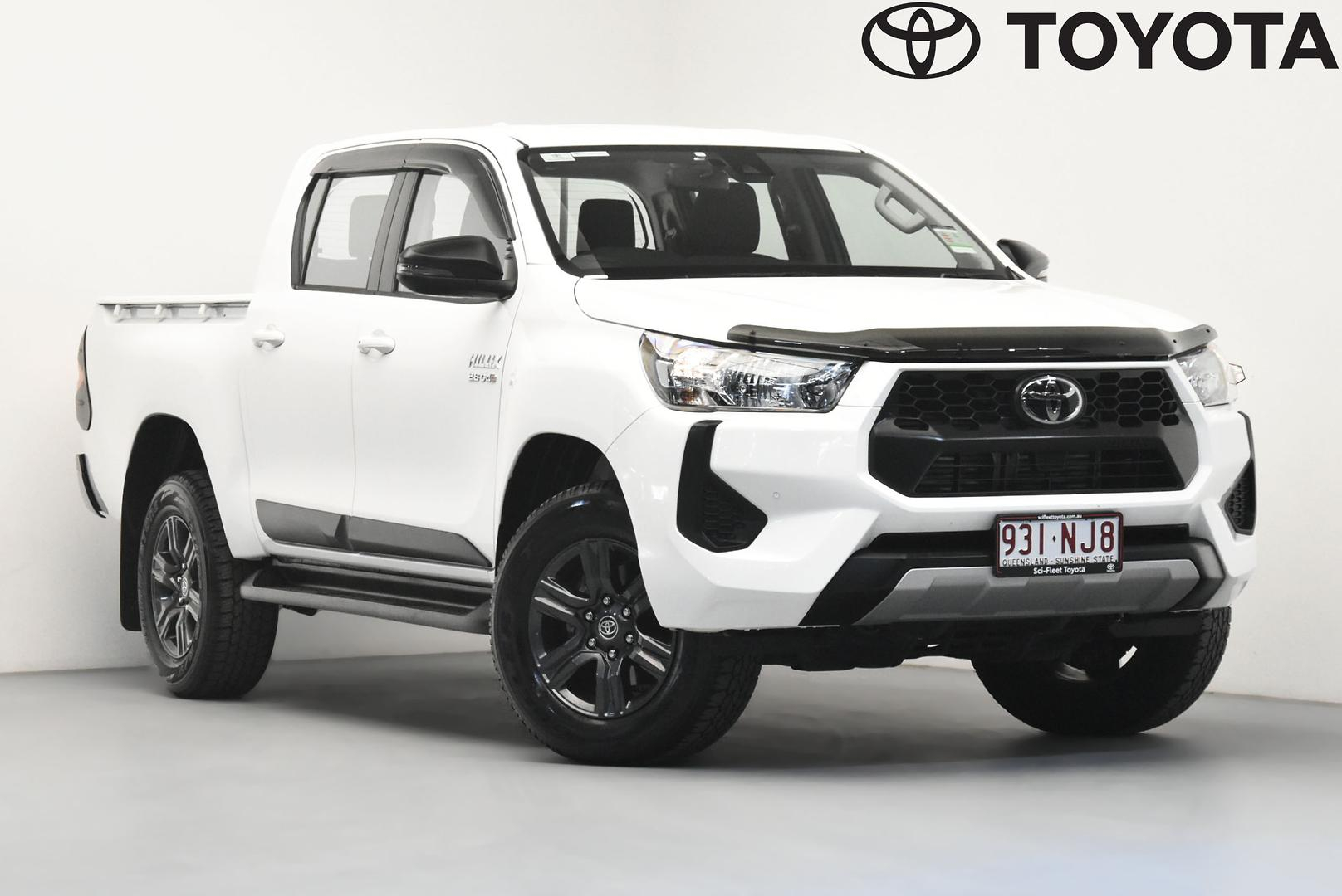Image of 2025 Toyota Hilux 4x4 SR