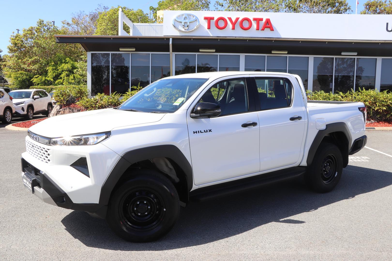 Image of 2025 Toyota Hilux 4x4 SR