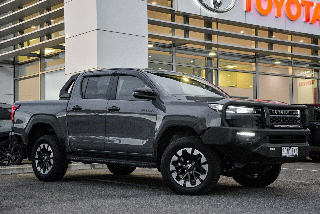 Image of 2025 Toyota Hilux 4x4 SR5