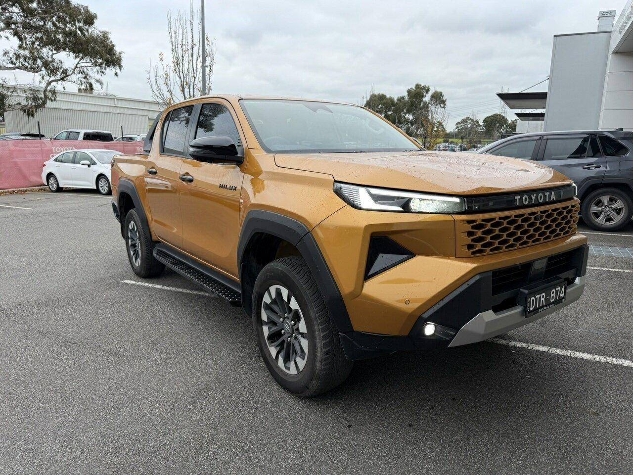 Image of 2025 Toyota Hilux 4x4 SR5+