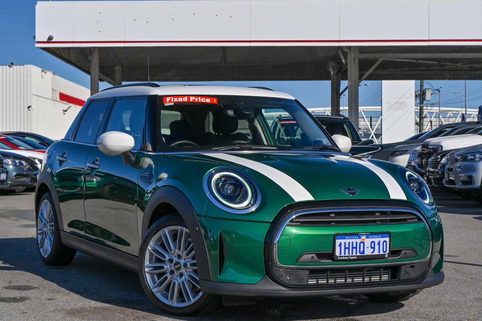 Image of 2021 MINI 5D HATCH Cooper Classic