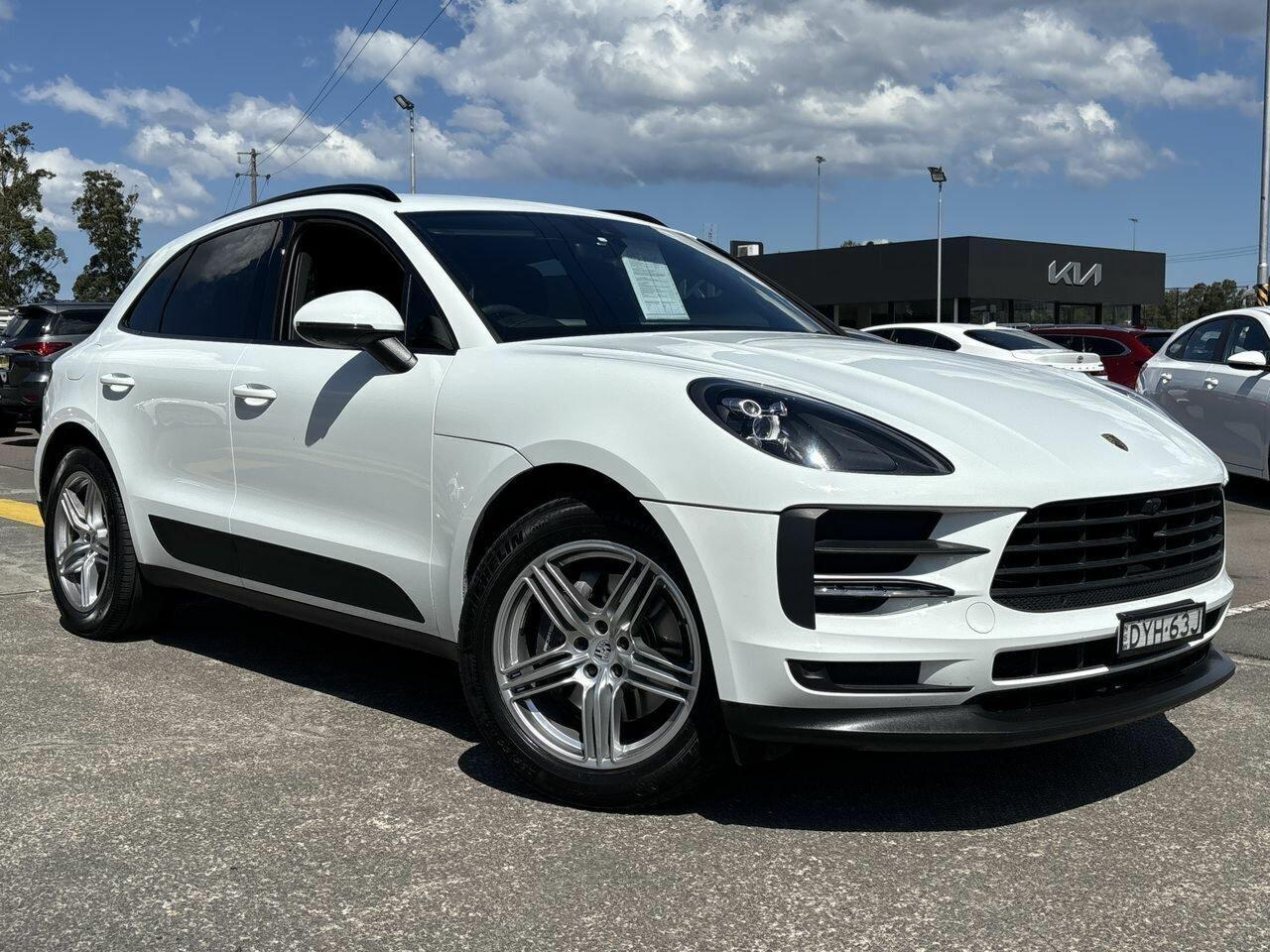 Image of 2018 PORSCHE MACAN Base