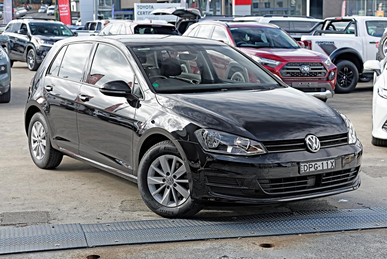 Image of 2017 VOLKSWAGEN GOLF 110TSI Trendline