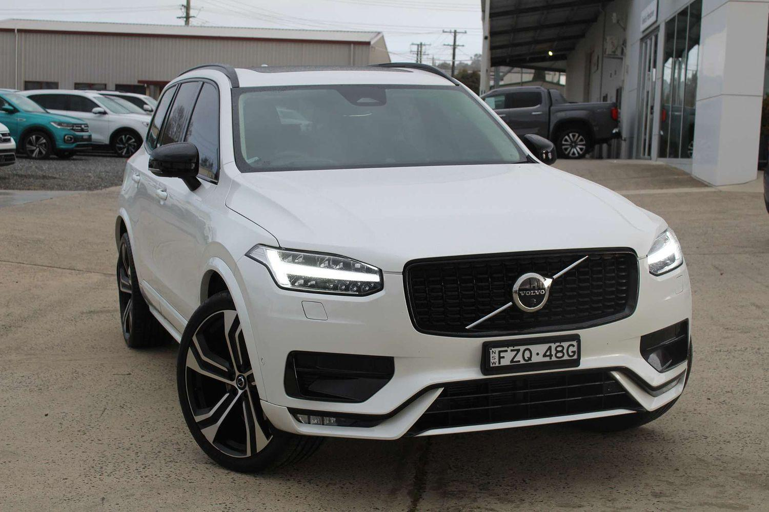 Image of 2023 VOLVO XC90 Ultimate B6 Dark