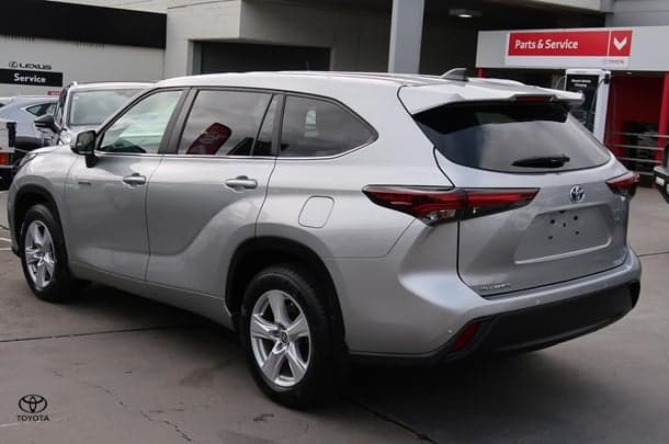 2024 Toyota Kluger GX in Silver