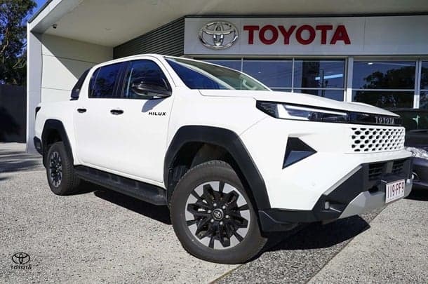 2025 Toyota Hilux SR5 in White