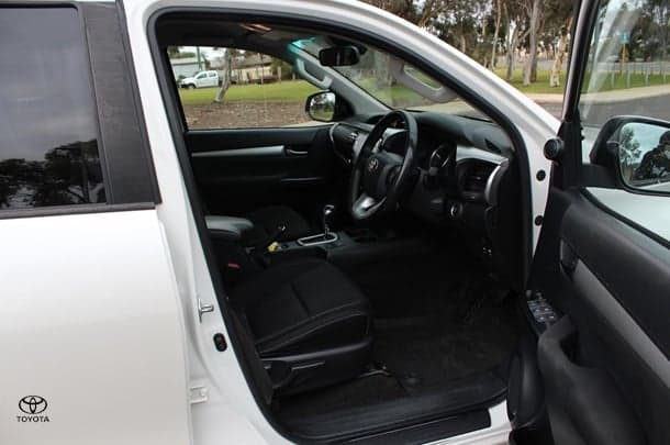 2021 Toyota Hilux SR5 in White