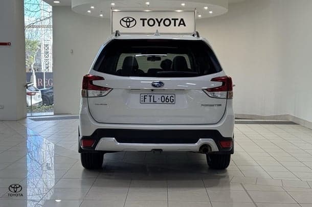 2019 Subaru Forester 2.5i-S in White