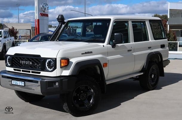 2025 Toyota Landcruiser GXL in White