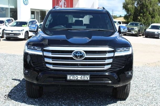 2022 Toyota Landcruiser Sahara in Black