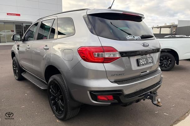 2021 Ford Everest Sport in Pink
