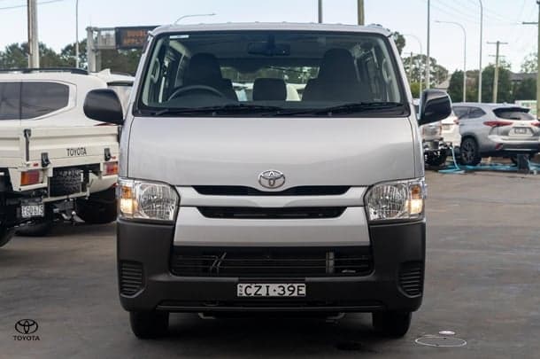 2015 Toyota Hiace Base in Silver