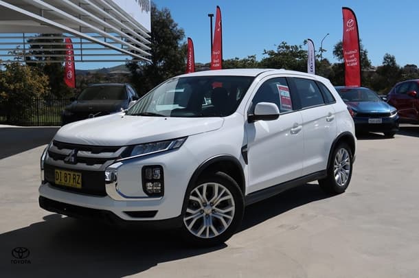 2024 Mitsubishi ASX ES in White