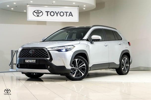2024 Toyota Corolla Cross Atmos in Silver