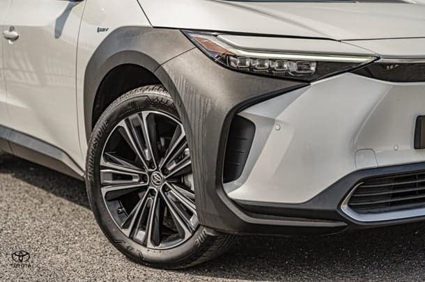 2024 Toyota bZ4X Base in White