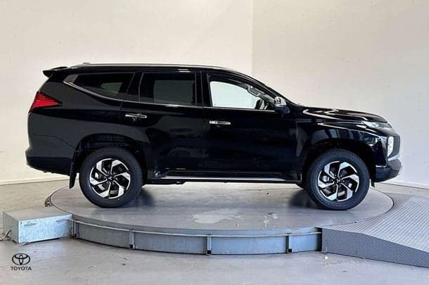 2024 Mitsubishi Pajero Sport Exceed in Black