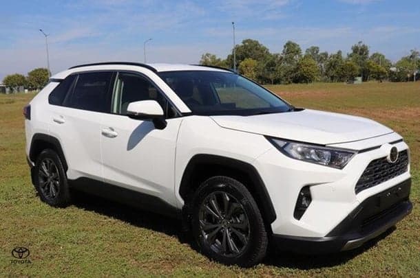 2024 Toyota RAV4 GXL in White