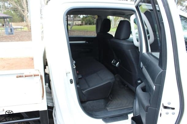 2021 Toyota Hilux SR5 in White