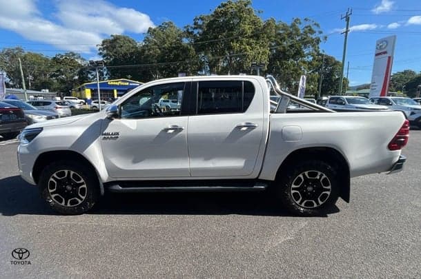 2020 Toyota Hilux SR5 in White