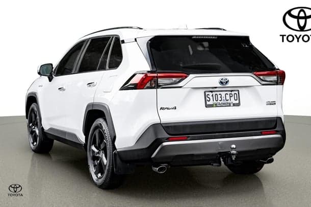 2020 Toyota RAV4 Cruiser in White