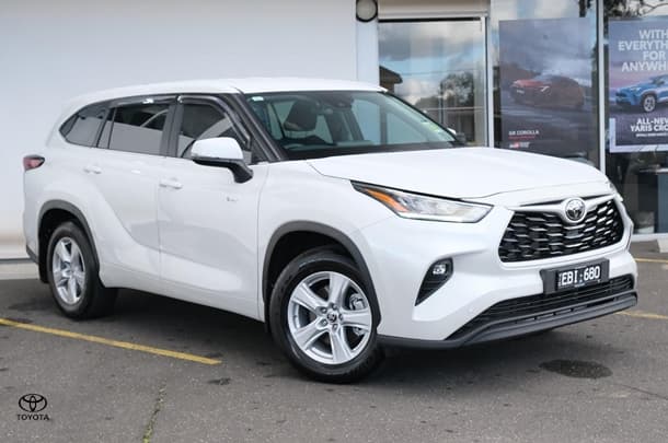 2025 Toyota Kluger GX in White