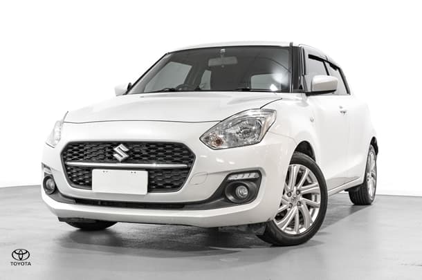 2021 Suzuki Swift GL Navigator in White