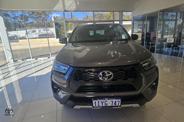 2024 Toyota Hilux SR5 48V in Grey