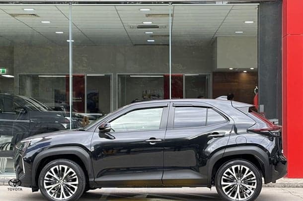 2021 Toyota Yaris Cross Urban in Black