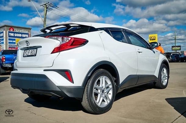 2022 Toyota C-HR GXL in White