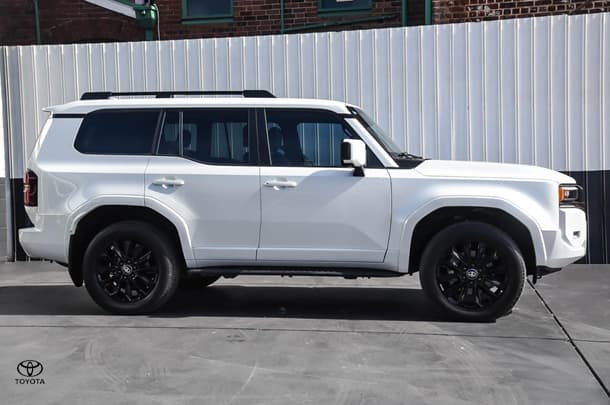 2024 Toyota Landcruiser Prado Kakadu in White