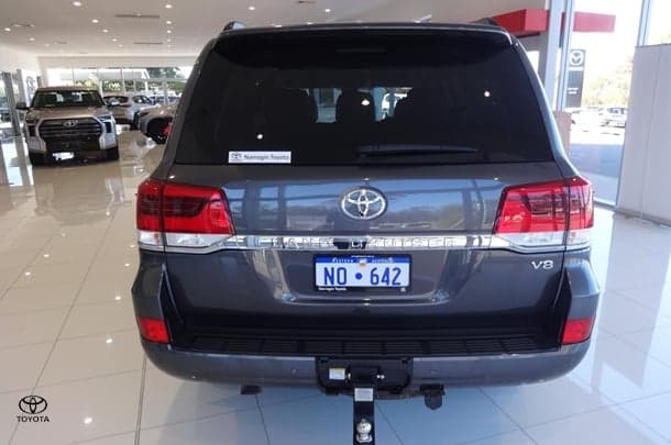 2018 Toyota Landcruiser VX in Silver