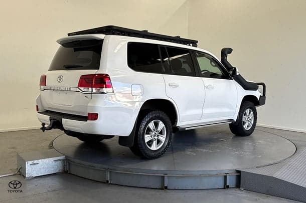 2020 Toyota Landcruiser GXL in White