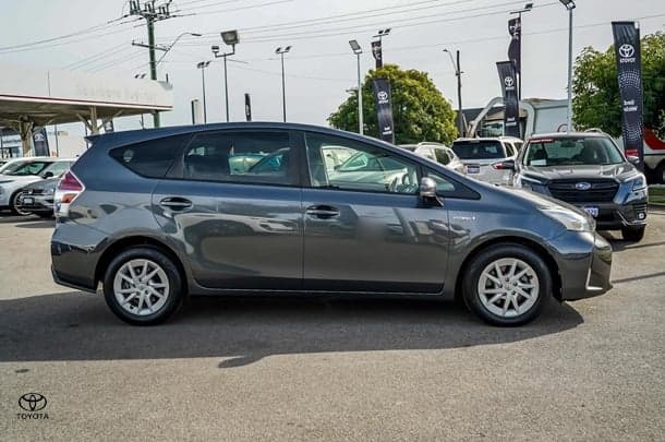 2015 Toyota Prius V PRIUS V [LEVEL 1] in Silver