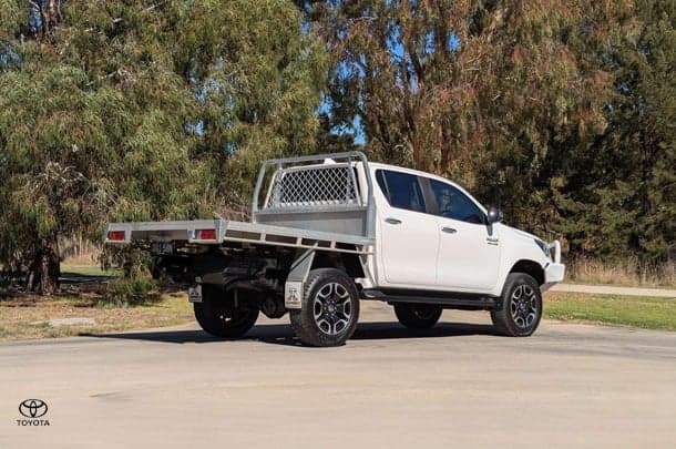 2022 Toyota Hilux SR5 in White