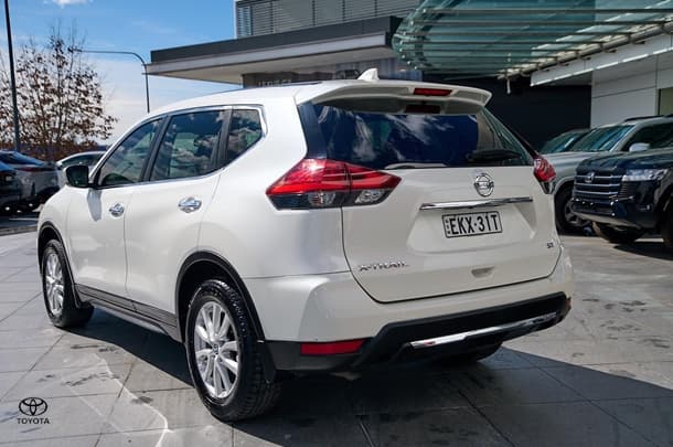2019 Nissan X-TRAIL ST in White