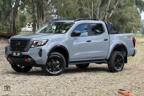 2025 Nissan Navara PRO-4X in Grey