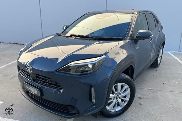 2025 Toyota Yaris Cross GXL in Grey