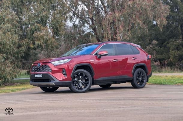 2022 Toyota RAV4 Cruiser in Red