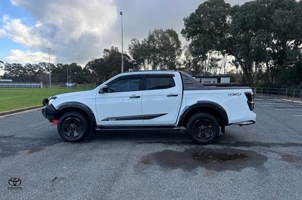 2021 Isuzu D-MAX X-TERRAIN in White