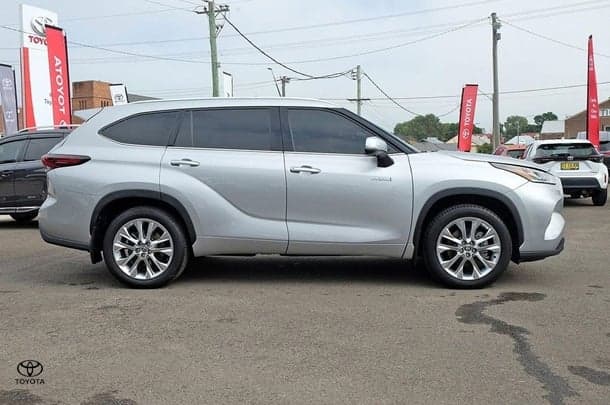2024 Toyota Kluger AWD GRANDE in Silver