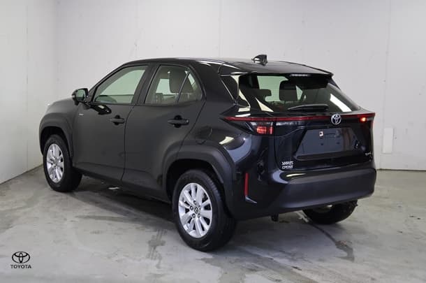 2024 Toyota Yaris Cross GX in Black
