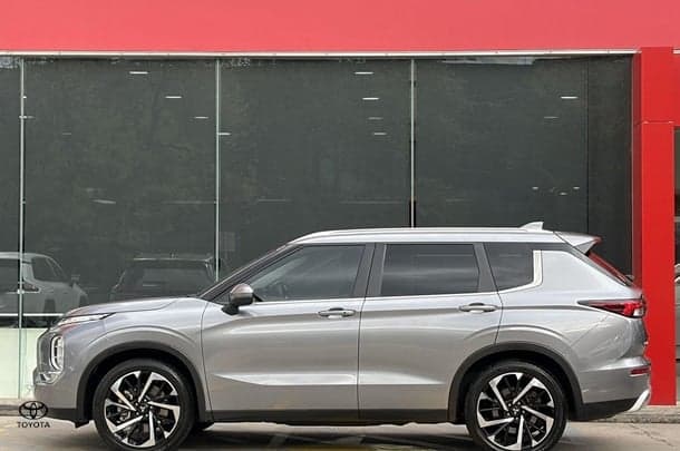 2022 Mitsubishi Outlander Aspire in Grey
