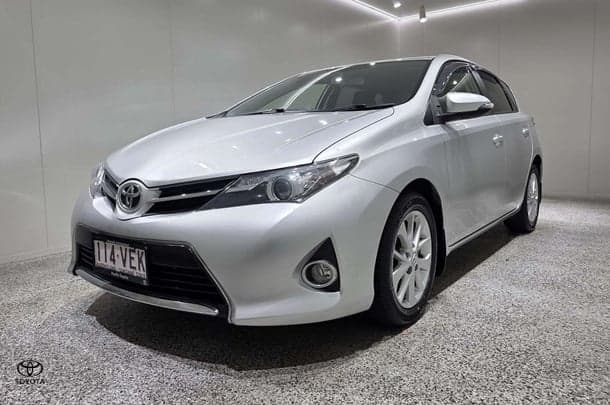 2014 Toyota Corolla Ascent Sport in Silver
