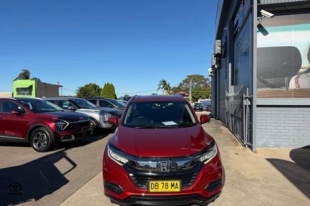 2021 Honda HR-V VTi-S in Red