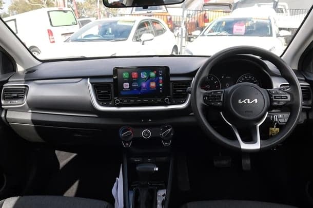 2023 Kia Stonic S in White