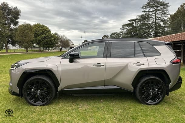 2026 Toyota RAV4 XSE in Bronze
